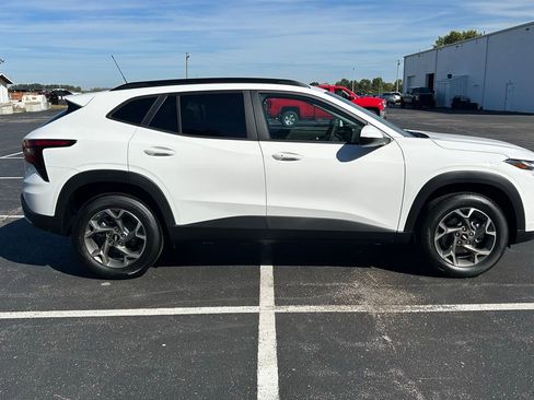 New 2025 Chevrolet Trax LT w/ LT Convenience Package image 8
