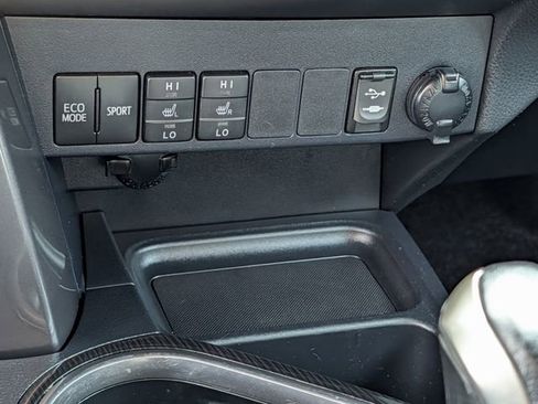 Used 2018 Toyota RAV4 SE w/ Power Extra Value Package AWD/4WD image 16