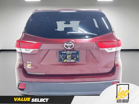 Used 2019 Toyota Highlander LE FWD image 8