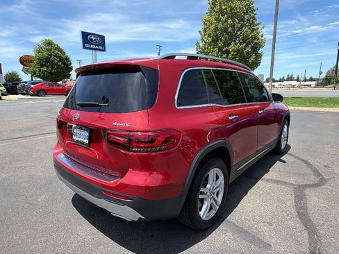 Used 2022 Mercedes-Benz GLB 250 4MATIC image 4
