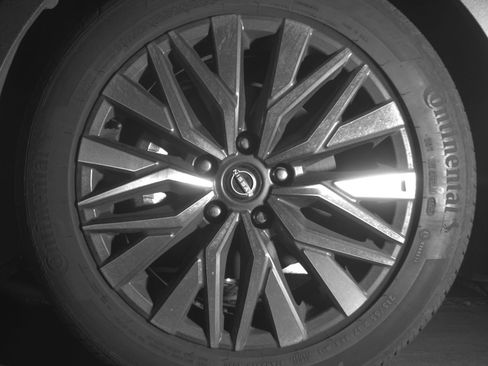 Used 2025 Nissan Altima 2.5 SV FWD image 12