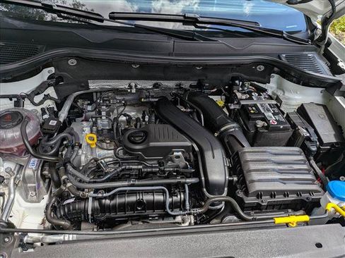 Certified 2023 Volkswagen Taos SE w/ Black Wheel Package FWD image 10