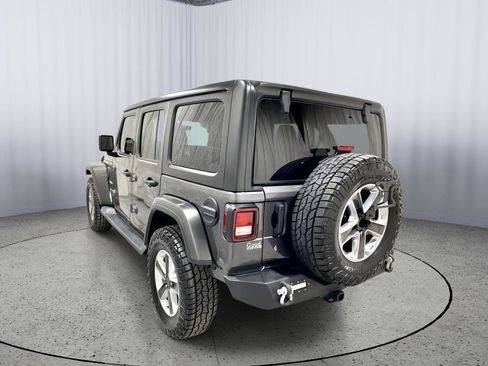 Used 2018 Jeep Wrangler Unlimited Sahara image 3
