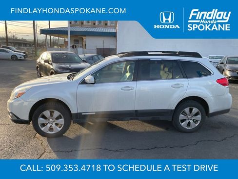 Used 2011 Subaru Outback 2.5i Limited image 1
