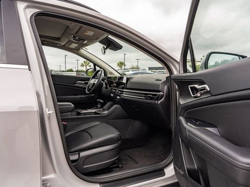 Used 2026 Kia Sportage EX w/ EX Panorama Roof Package FWD image 11