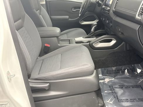 Used 2023 Nissan Frontier SV w/ SV Convenience Package AWD/4WD image 16