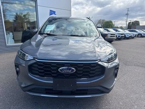 Certified 2025 Ford Escape ST-Line Select AWD/4WD image 3