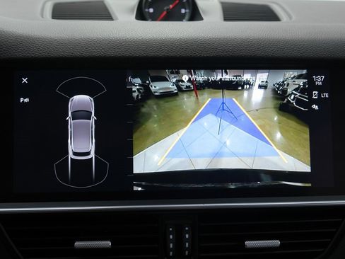 Used 2022 Porsche Cayenne image 20