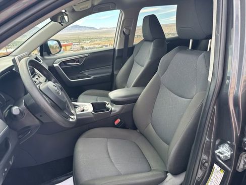 Used 2025 Toyota RAV4 XLE image 9