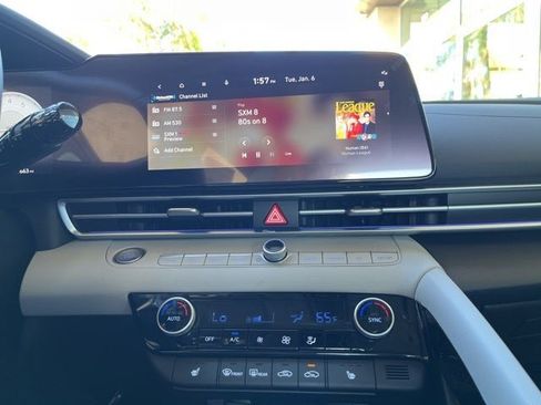 New 2025 Hyundai Elantra Limited image 8