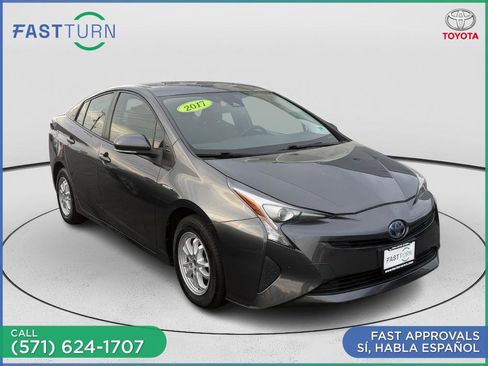 Used 2017 Toyota Prius Prime Premium image 8