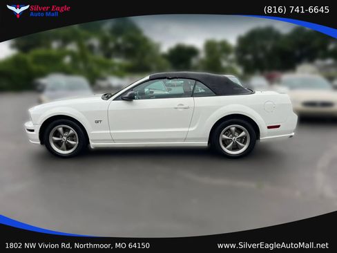 Used 2006 Ford Mustang GT RWD image 2