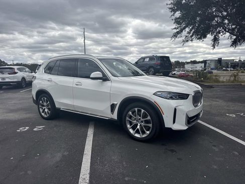 Used 2024 BMW X5 xDrive50e image 2