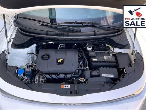Used 2025 Kia Soul LX FWD image 9