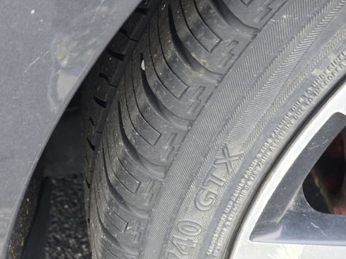 Used 2012 Volkswagen Beetle 2.0T w/ Lamp & Wheel Pkg image 14