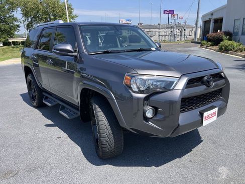 Used 2017 Toyota 4Runner SR5 Premium AWD/4WD image 7