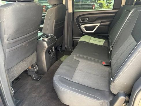 Used 2018 Nissan Titan SV w/ SV Convenience Package AWD/4WD image 32