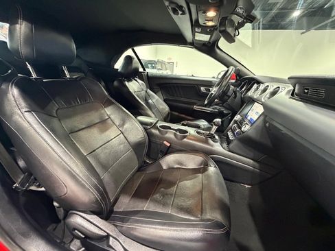 Used 2020 Ford Mustang Premium image 12
