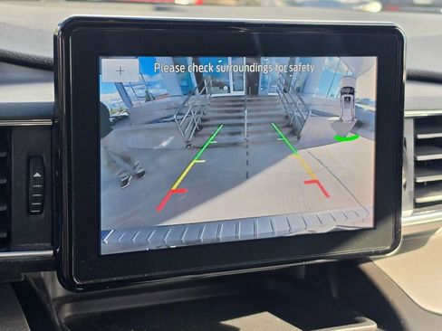 Used 2020 Ford Explorer XLT w/ Equipment Group 202A image 26