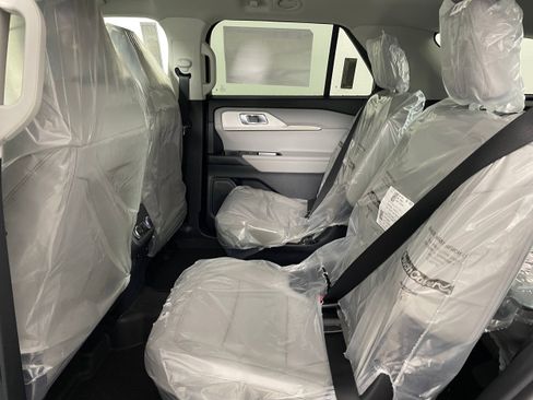 New 2026 Ford Explorer Active w/ Active Comfort Package image 4