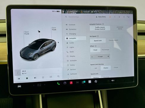 Used 2018 Tesla Model 3 Long Range image 25