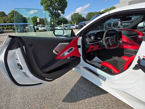 Used 2024 Chevrolet Corvette Stingray Premium Conv w/ 3LT RWD image 9