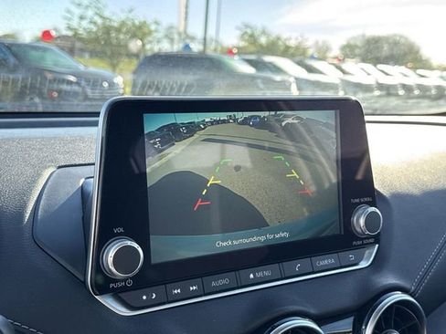 Used 2024 Nissan Sentra SV FWD image 18