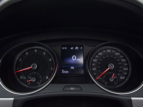 Used 2020 Volkswagen Atlas Cross Sport SE w/ Panoramic Sunroof Package image 23