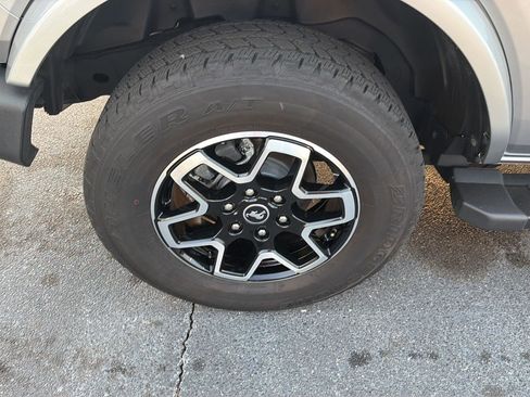 Used 2024 Ford Bronco Outer Banks AWD/4WD image 39