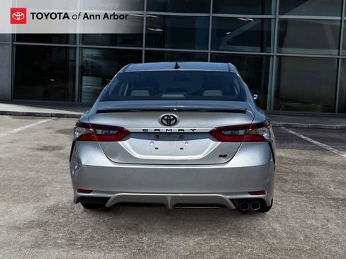 Used 2021 Toyota Camry SE FWD image 9