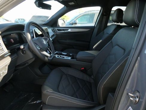 Used 2026 Volkswagen Atlas Cross Sport SE AWD/4WD image 34