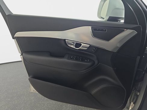 Used 2017 Volvo XC90 T6 Momentum w/ Vision Package AWD/4WD image 30