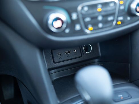 Used 2024 Chevrolet Equinox LT image 16