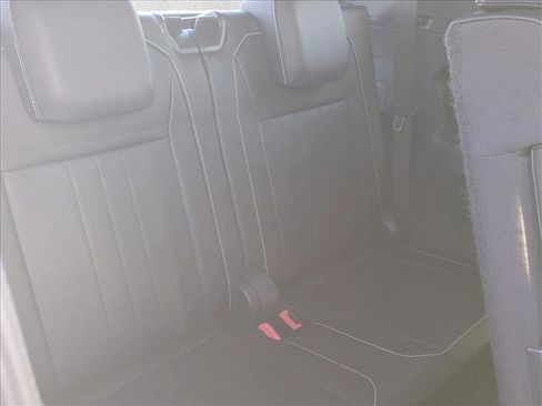 Used 2022 Volkswagen Tiguan SE R-Line image 19