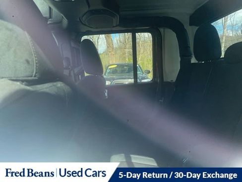 Used 2023 Jeep Gladiator Sport image 14