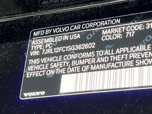 Used 2025 Volvo S60 B5 Plus FWD image 32