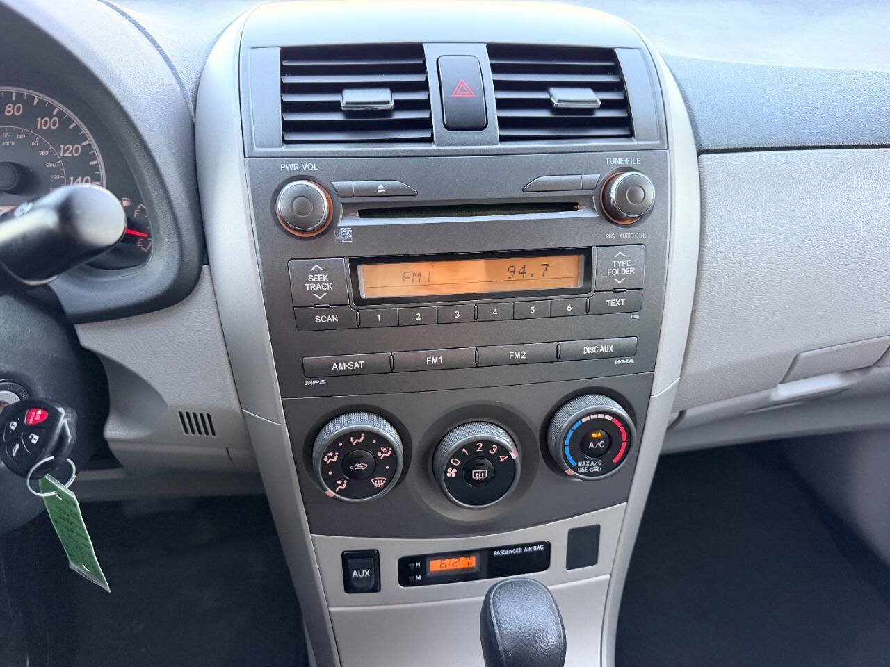 Used 2011 Toyota Corolla LE FWD image 33