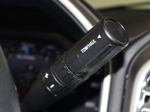 Used 2017 Ford F250 Lariat w/ Lariat Value Package image 30