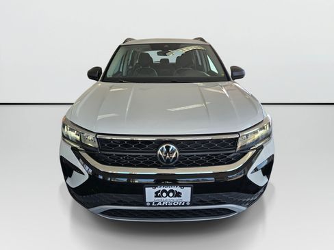 Used 2023 Volkswagen Taos S w/ Driver Assistance Package FWD image 8