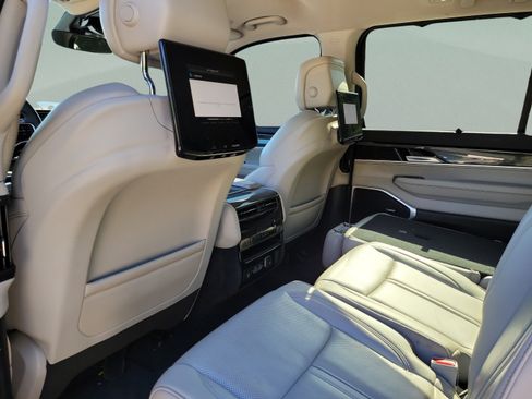 Used 2022 Jeep Wagoneer Series I w/ Convenience Group I AWD/4WD image 5