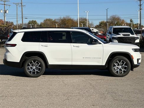 New 2025 Jeep Grand Cherokee L Limited image 2