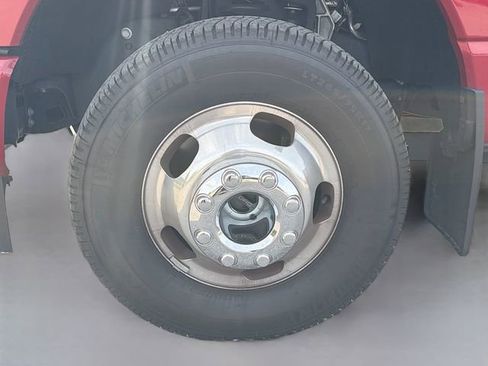 Used 2024 Ford F350 Platinum w/ FX4 Off-Road Package image 41