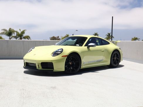 Certified 2025 Porsche 911 Carrera T RWD image 1
