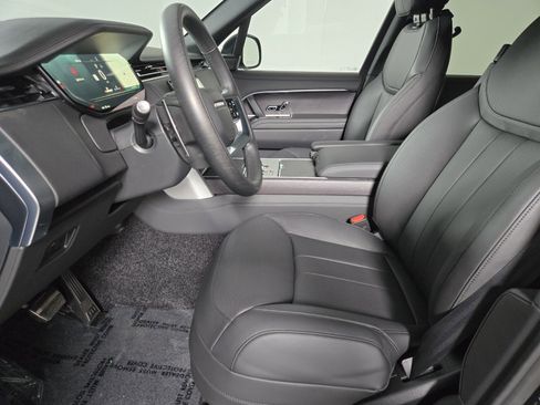 New 2026 Land Rover Range Rover SE image 11