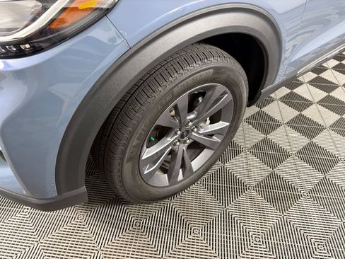 Certified 2025 Ford Explorer Active w/ Active Comfort Package AWD/4WD image 10