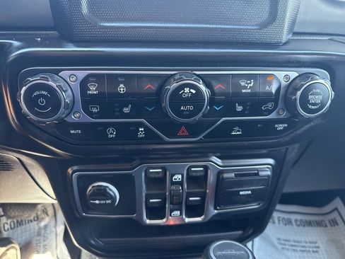 Used 2020 Jeep Gladiator Sport w/ Quick Order Package 24S image 16