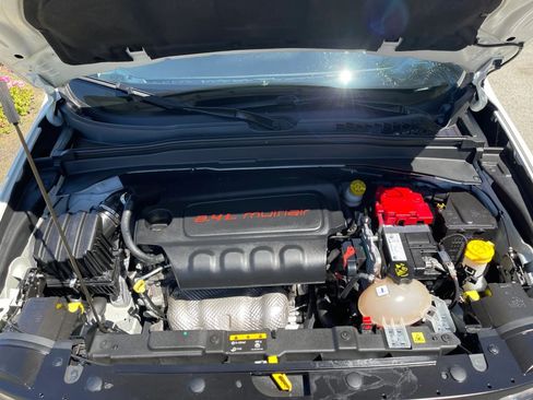 Used 2020 Jeep Renegade Altitude FWD image 30