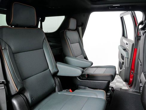 New 2026 GMC Yukon AT4 w/ AT4 Premium Plus Package AWD/4WD image 23