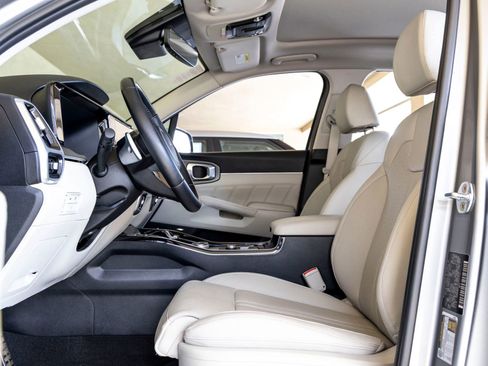 Used 2023 Kia Sorento SX Prestige w/ Panoramic Sunroof Package image 16