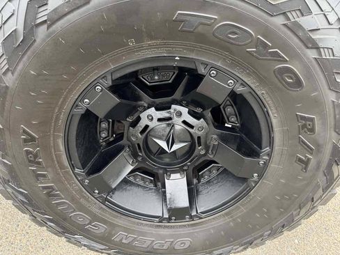 Used 2016 Jeep Wrangler Unlimited Sahara AWD/4WD image 40